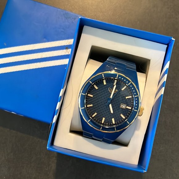 Unisex Adidas Watch - Picture 3 of 3